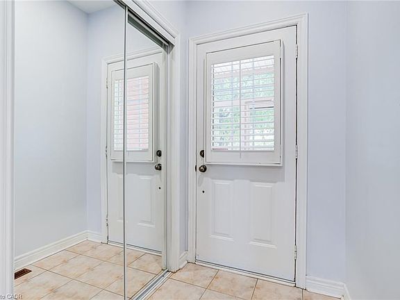 4th image of 173 Margaret Dr