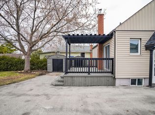 96 Mohawk Rd E, Hamilton, ON L9A2G9