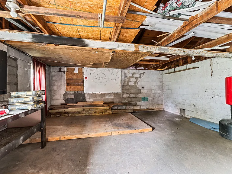 1021 S Maple Ave — Photo 7