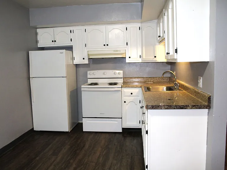 430 W Calumet St — Photo 1