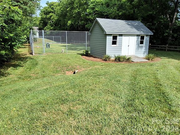 5th image of 1903 Wellington Hills Cir