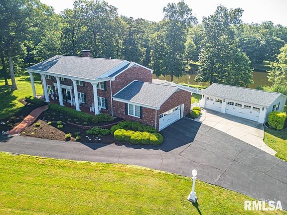 3rd image of 616 Seville Dr