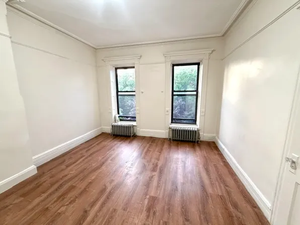 518 Monroe Street image 1 of 6