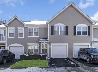 66 Sunningdale Cir, Manalapan, NJ 07726