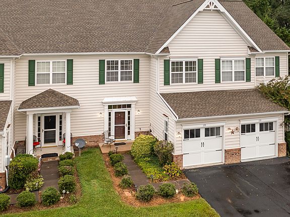 2nd image of 133 Sandridge Ct