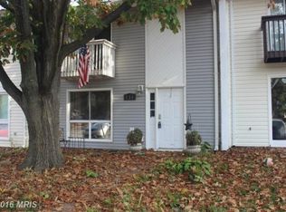 138 N Cottage Rd, Sterling, VA 20164