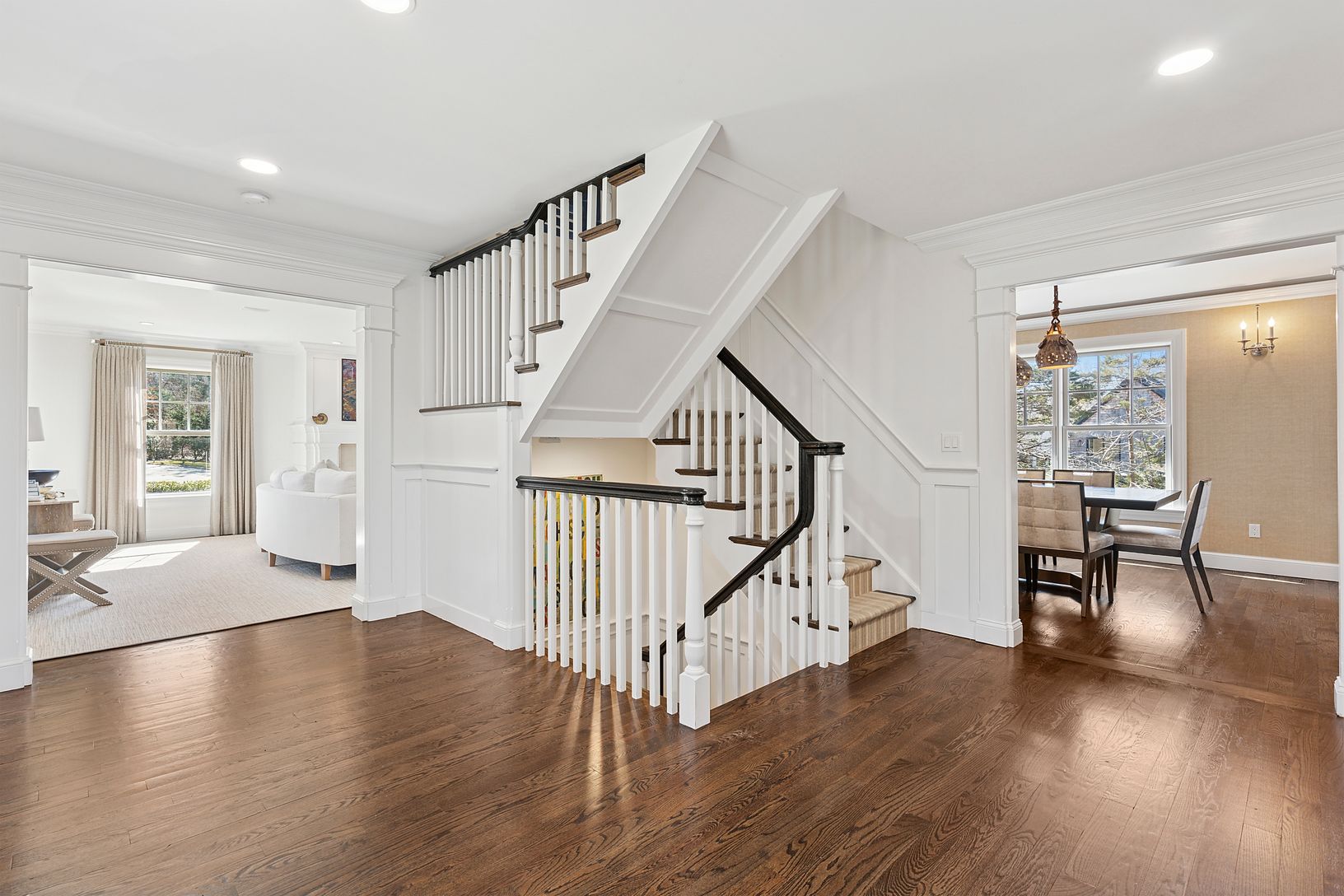  3 FLOOR LIVING