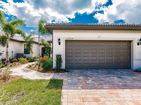 3rd image of 12939 Oriago St
