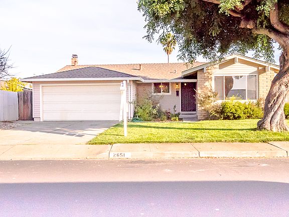 2nd image of 2651 Ascot Way