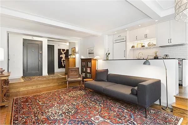 Sold by R New York | media 24