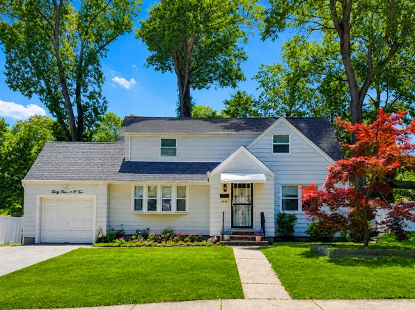 34-02 Lenox Dr, Fair Lawn, NJ 07410