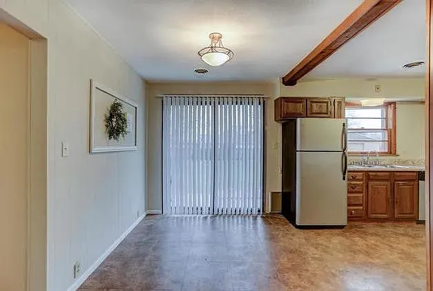 3 bed, 1080 sqft, $1,900 — Photo 4