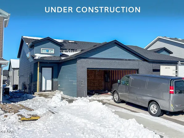 1848 Tobi Ln, Grand Forks, ND 58201