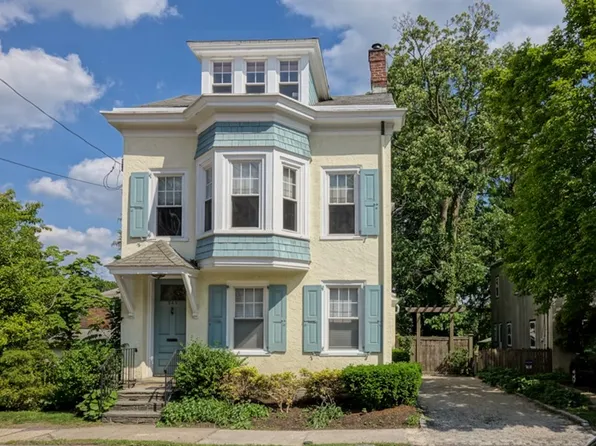 244 E Gravers Ln, Philadelphia, PA 19118