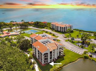 103 Mariner Dr, Tarpon Springs, FL 34689