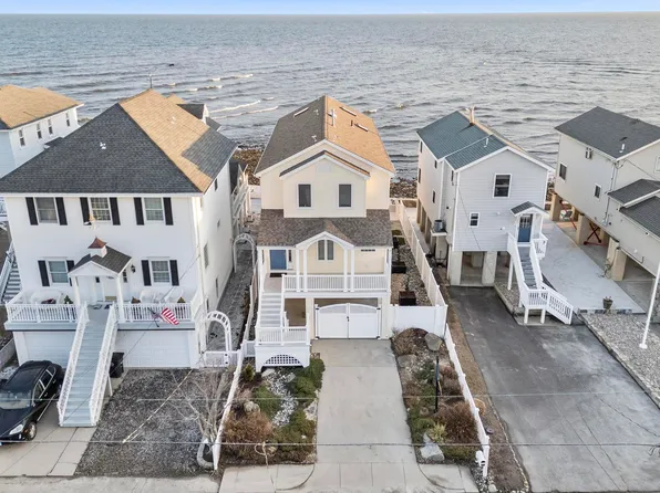 21 Point Beach Drive, Milford, CT 06460