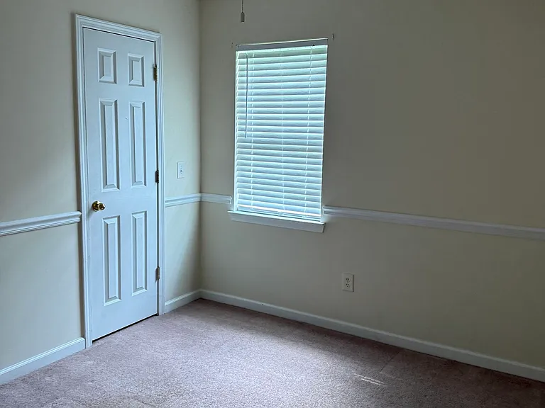 140 Trinity Dr — Photo 18