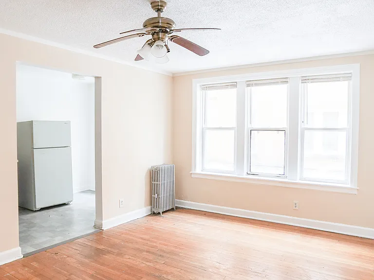 5929 N Northwest Hwy #1B — Photo 1