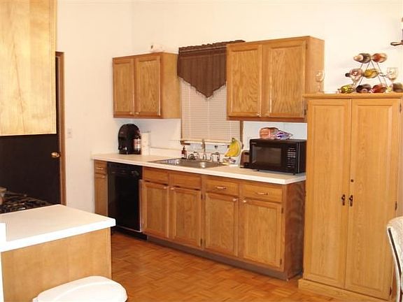 Kitchen appliances included