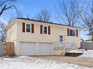 1105 NW Golfview Dr, Grain Valley, MO 64029