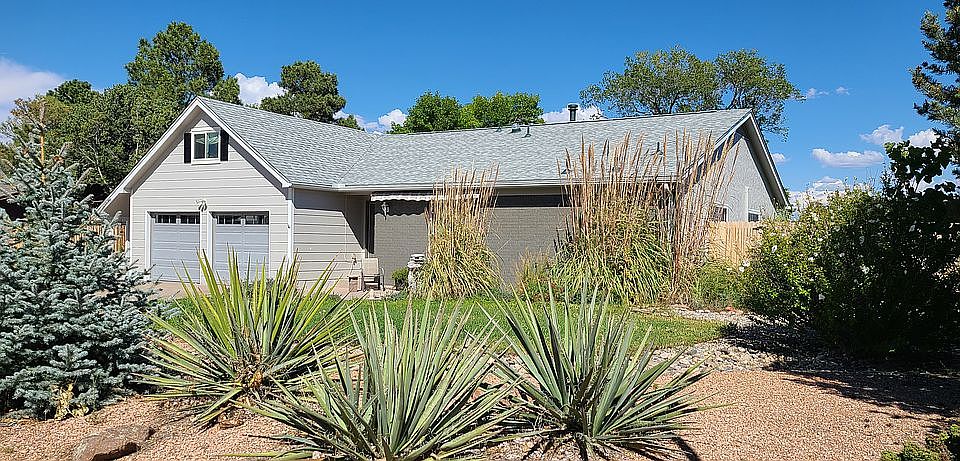 2nd image of 701 Meadow Ln