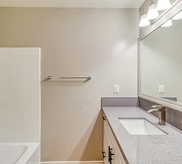 Myrtle Street Apartments — Photo 15