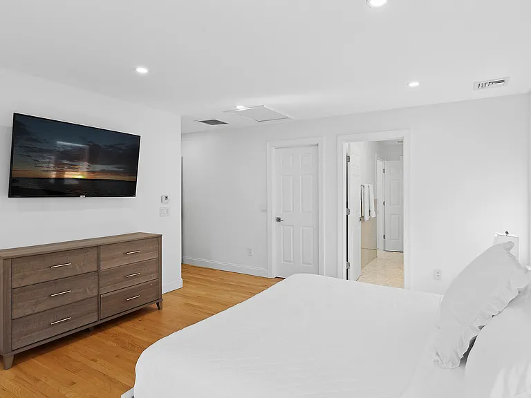 52 Sandy Hollow Rd — Photo 10