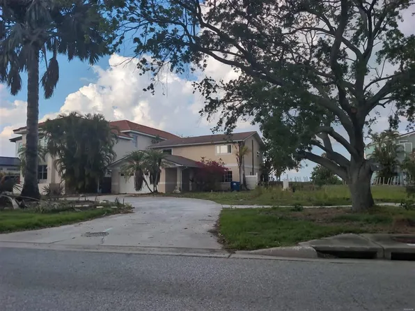 6111 Bayou Grande Blvd NE, Saint Petersburg, FL 33703