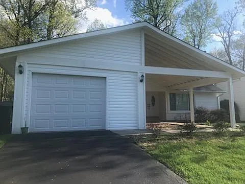4 bed, 2324 sqft, $3,300 — Photo 1