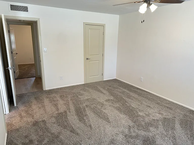 2836 E Cortez St — Photo 7