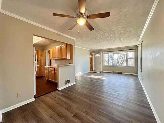 3rd image of 8166 Hascall St