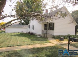 104 S Broadway Ave, Marion, SD 57043