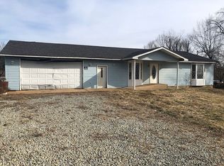 10076 Wolf Rd, Richwoods, MO 63071