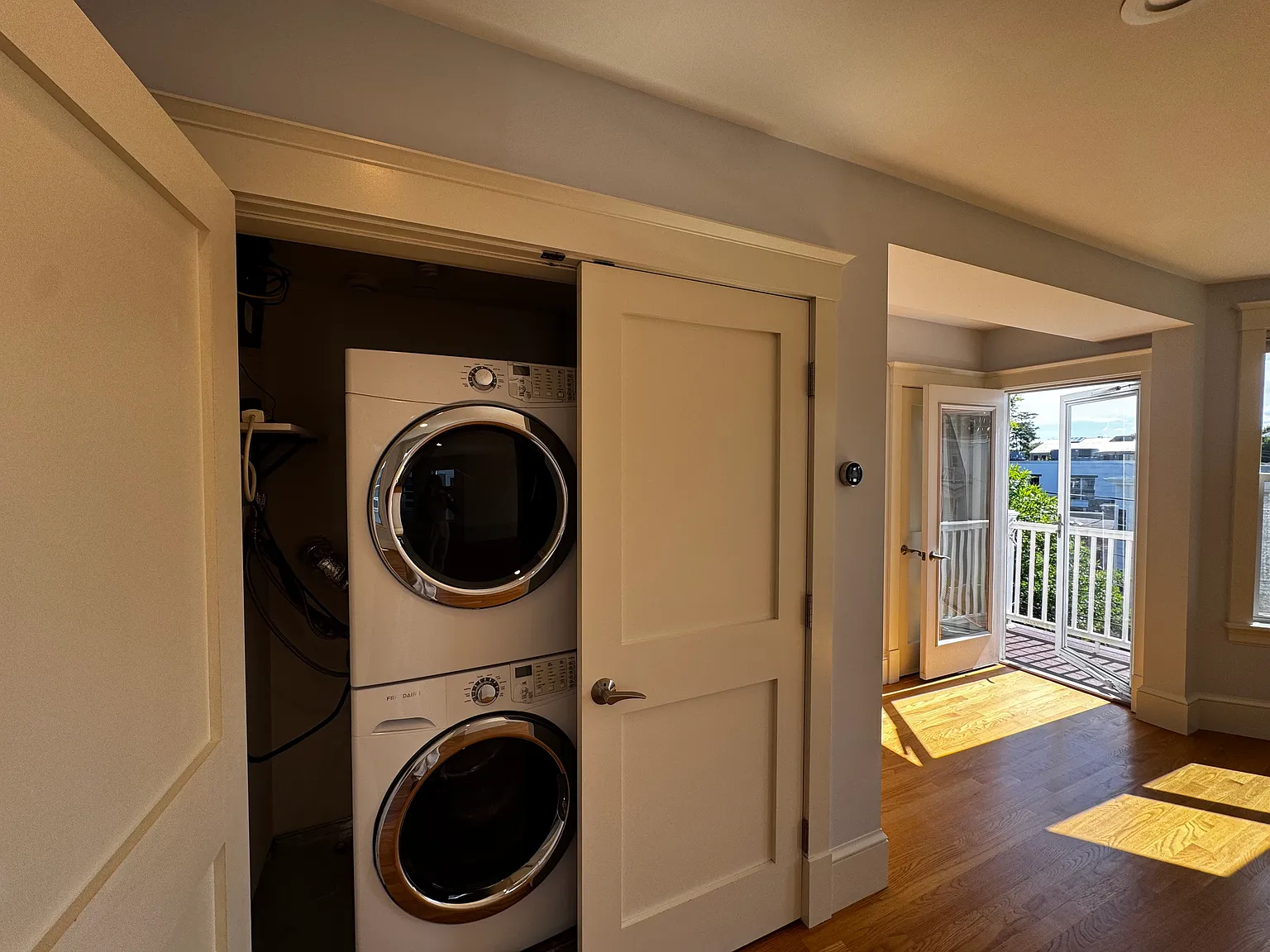 2 bed, 1038 sqft, $4,600 — Photo 3