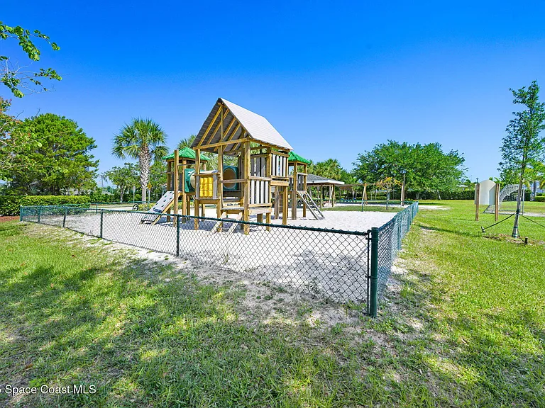 1749 Tullagee Ave — Photo 50
