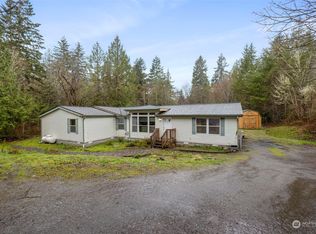 80 E Lakeglen Ct, Allyn, WA 98524