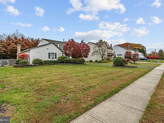3rd image of 10 Orlando Dr