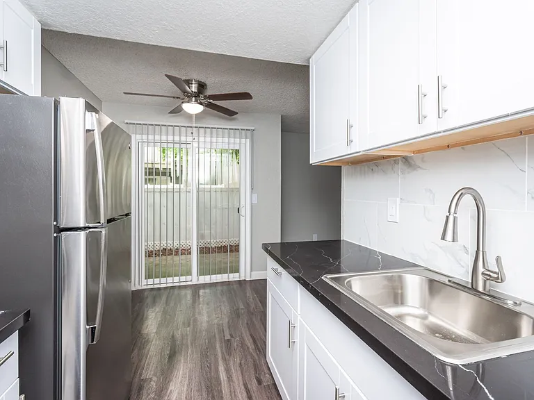 Gold Creek Apartments — Photo 39