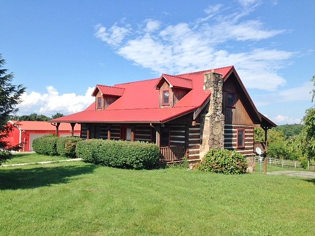 3 BR 2 Bath Log Home