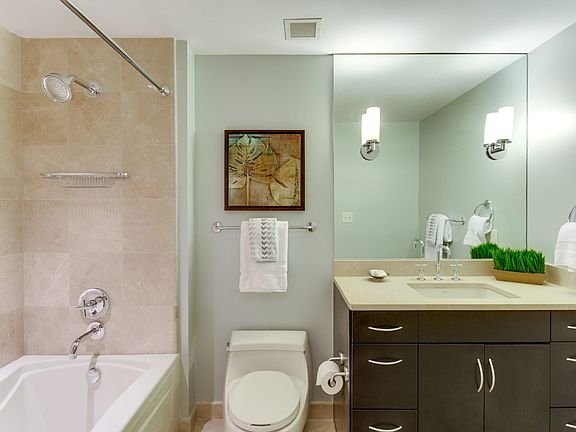 5th image of 1111 19th St N APT 1803