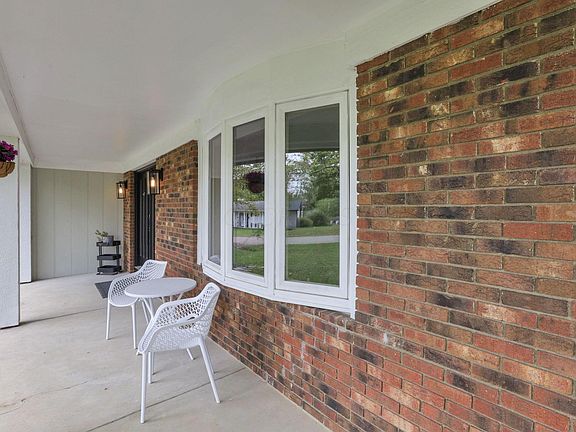5th image of 1249 Creekside Pl
