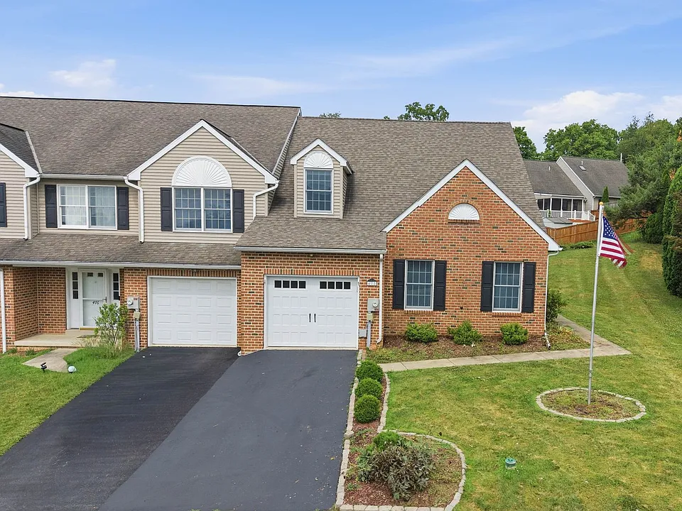 472 Hillside Dr