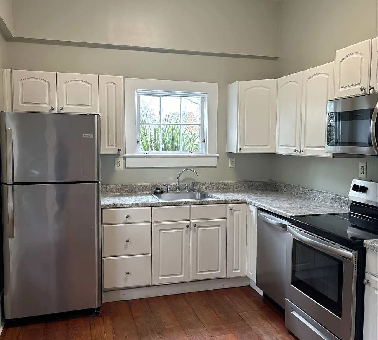 823 E Henry Street - Unit... — Photo 4