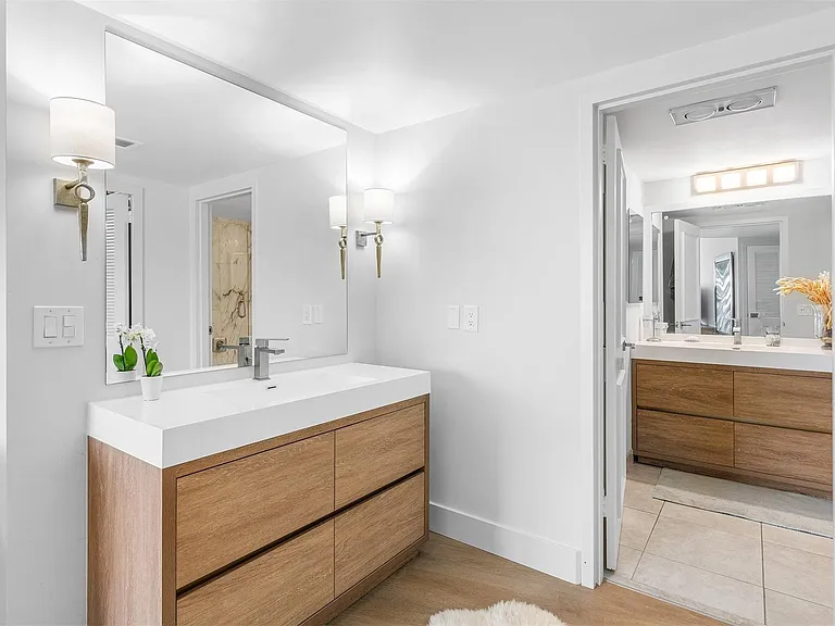 3000 Holiday Dr — Photo 26
