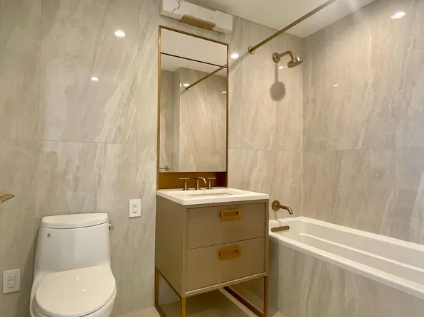 3 Court Square image 8 of 8