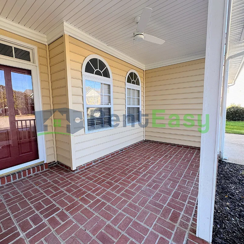 4 bed, 2.0 bath, 2458 sqft, $2,995 — Photo 2