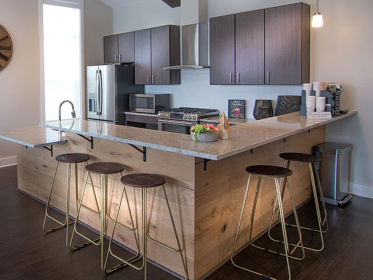 Pinyon Pointe Apartments — Photo 10