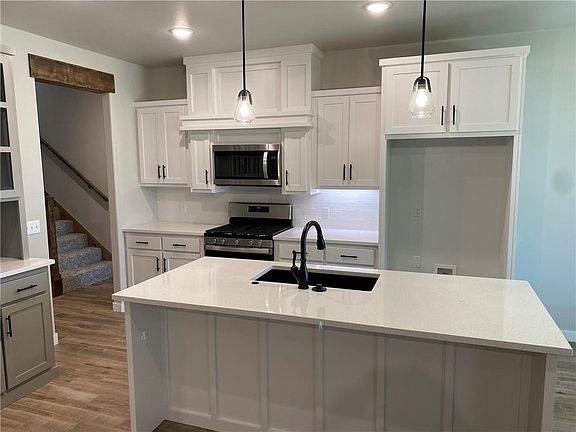 5th image of 9213 SW 43rd St