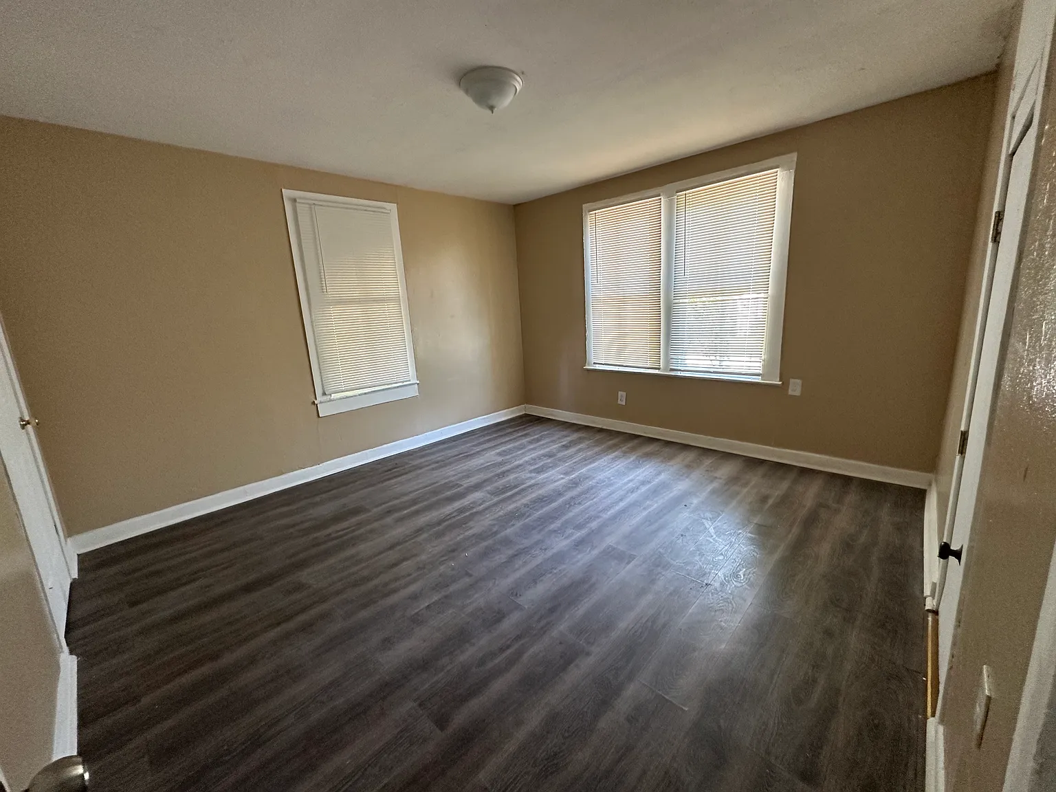 3 bed, $1,000 — Photo 3