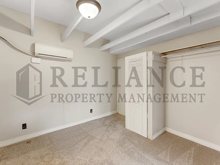 2719 W Douglas Ave — Photo 16